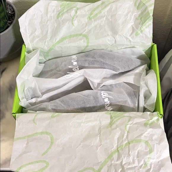 Sam Edelman Women's Bianka Sling Pump, Black, 7.5 - Picture 11 of 12